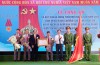 Phó Chủ tịch UBND tỉnh Lê Đức Tiến đã trao Huân chương Lao động hạng Ba cho Nhân dân và cán bộ xã Vĩnh Giang.